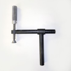 Verstellbares Rohrschellensystem 28 300x300